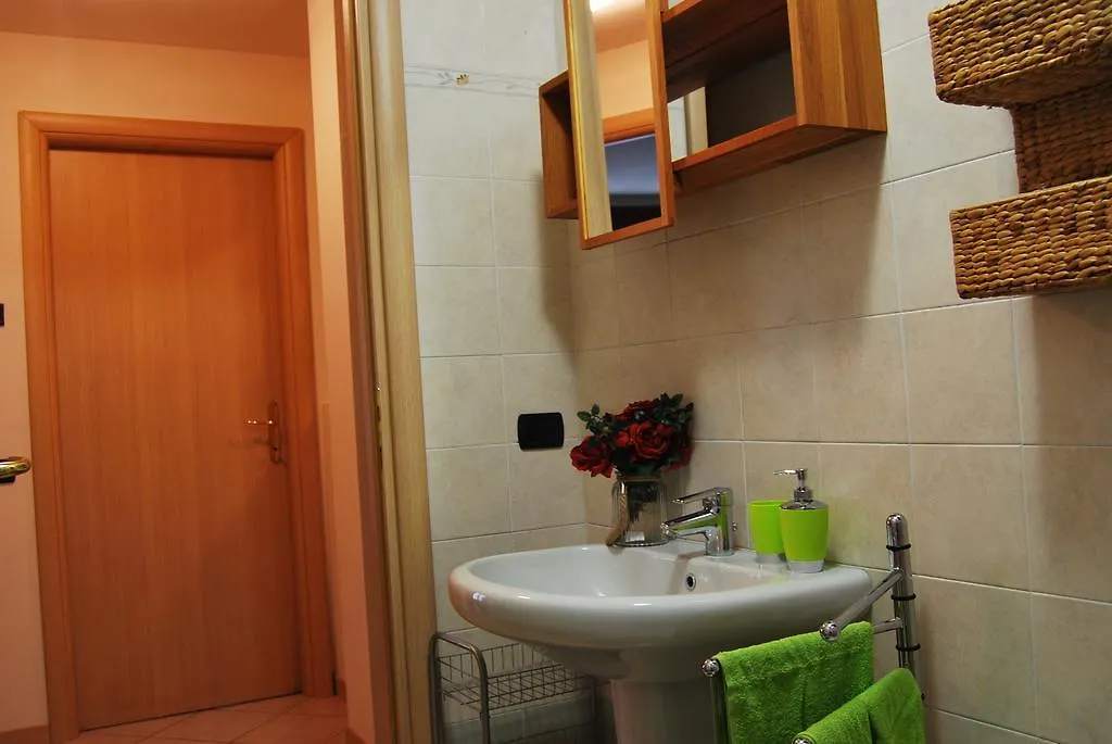 Guest house Maison Vittoria Bed & Breakfast Desenzano del Garda Italy