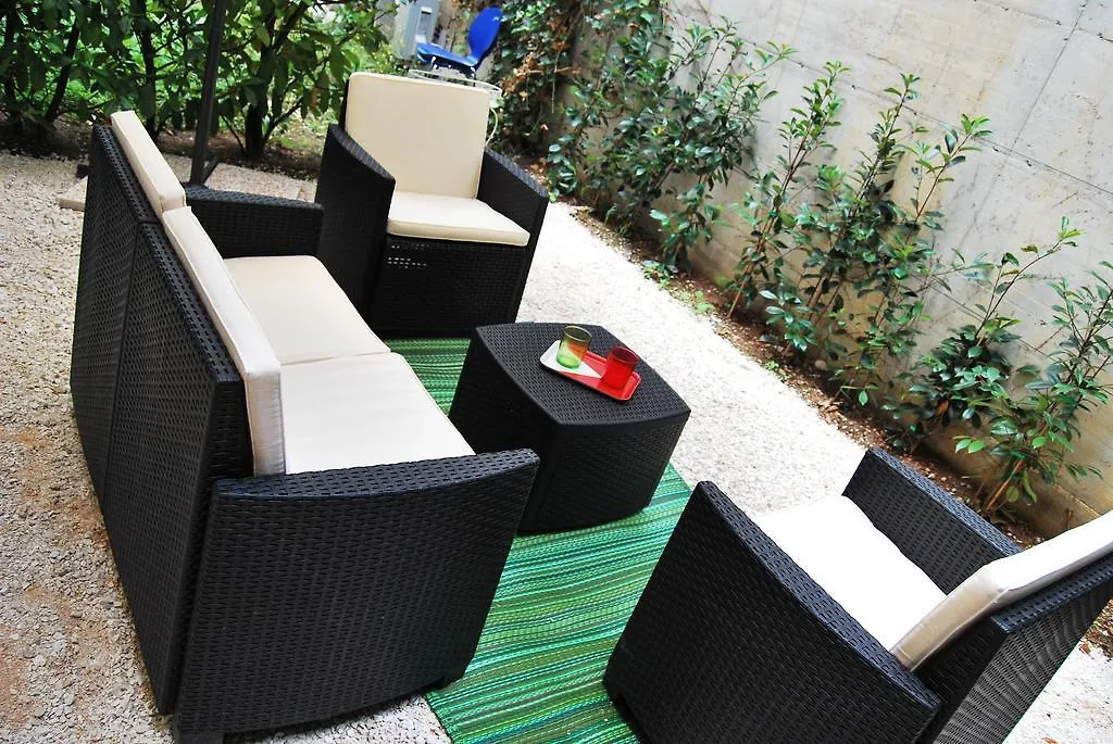 Maison Vittoria Bed & Breakfast Desenzano del Garda Italy