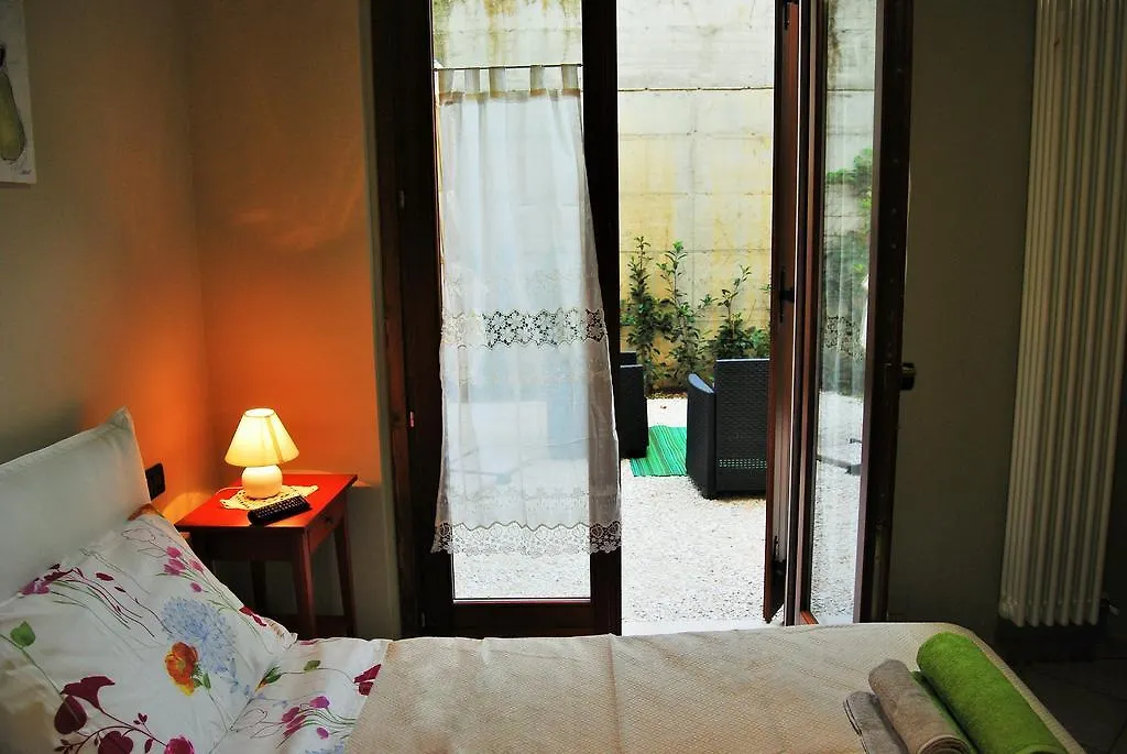 Maison Vittoria Bed & Breakfast Desenzano del Garda Guest house