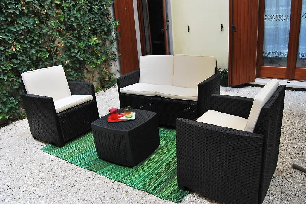 Maison Vittoria Bed & Breakfast Desenzano del Garda